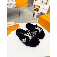 Louis Vuitton Slippers